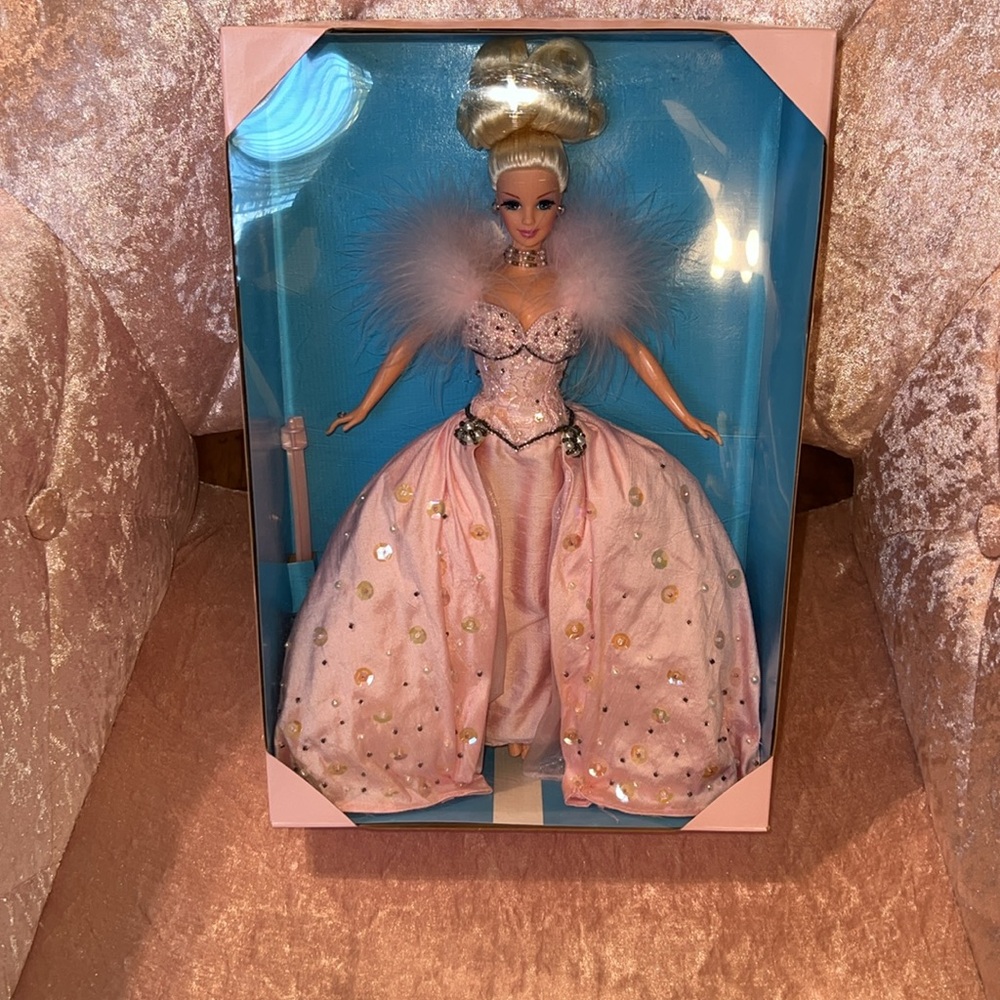 Pink Ice Limited Edition Barbie 🎀 Never opened ✨💕